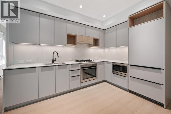 Building Photo - 2015 St Johns St