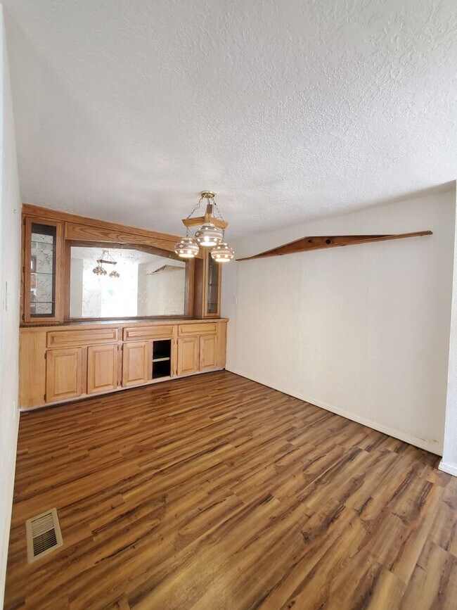 Foto del edificio - Coming Soon 5 Acres 3 bed 2 bath home with...