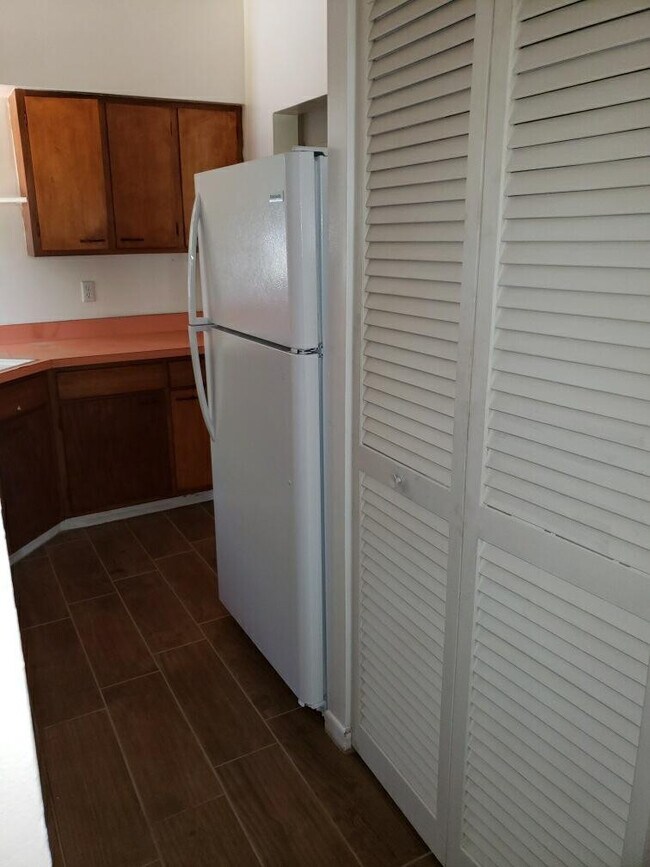 Foto del edificio - 2 Bed 1 Bath Home | Pet Friendly with Fenced Yard | Washer Dryer Hook Ups | Section 8 Welcome