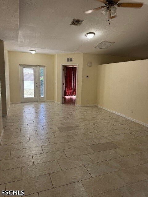 Foto del edificio - 17444 Oriole Rd