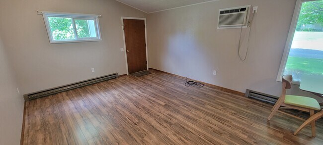 Living Room/Front Door - 606 S 8th Ave