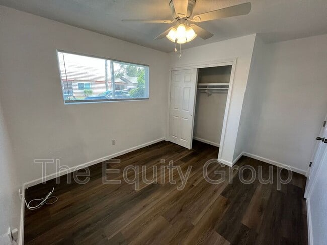 Building Photo - 1606 N Prospect St