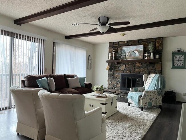 Building Photo - 14 London Dr