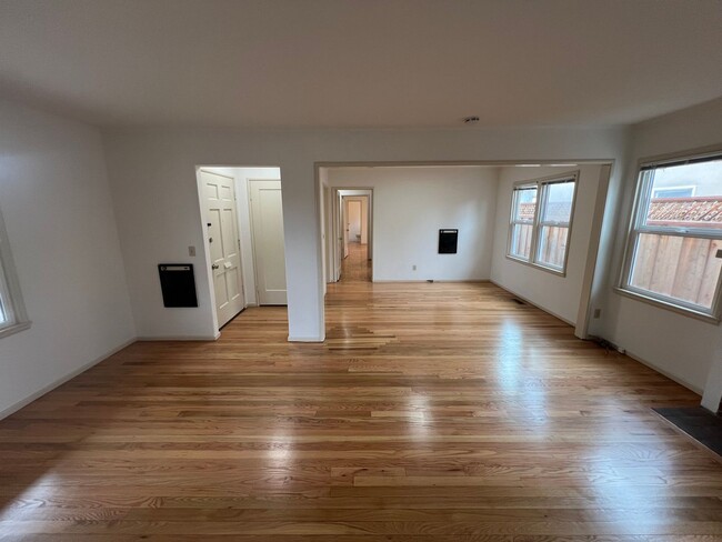 Building Photo - Fully upgraded 2 bed 2.5 bath house in Pal...