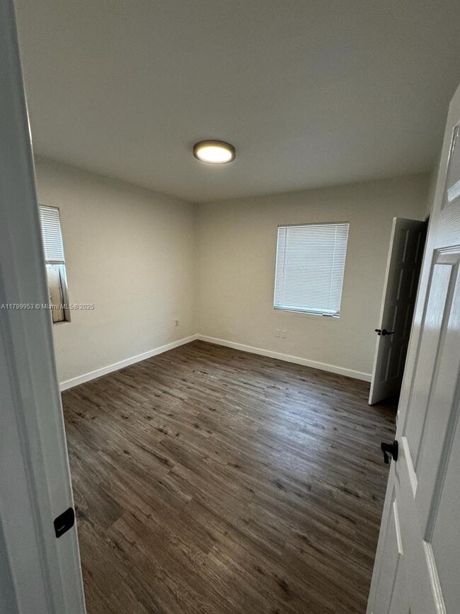 Foto del edificio - 541 SW 7th St
