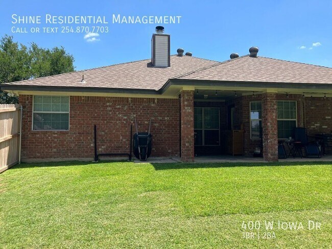 Foto del edificio - 400 W Iowa Dr