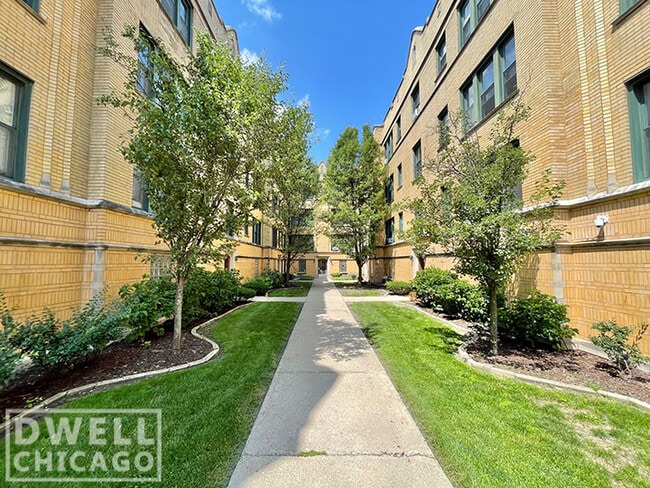 Building Photo - 2350 N Spaulding Ave