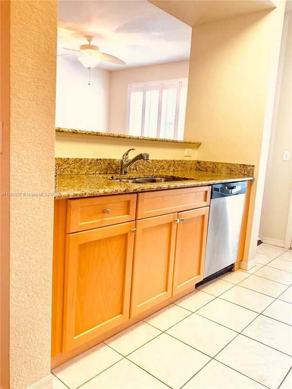 Building Photo - 11032 Legacy Dr