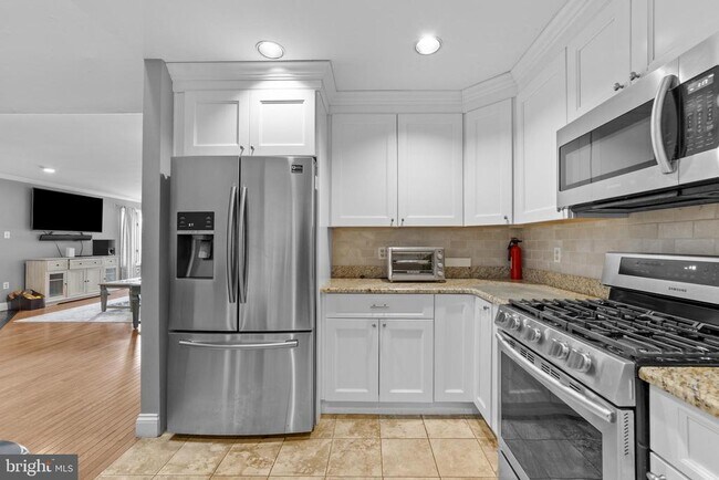 Foto del edificio - 42 Woodmont Dr