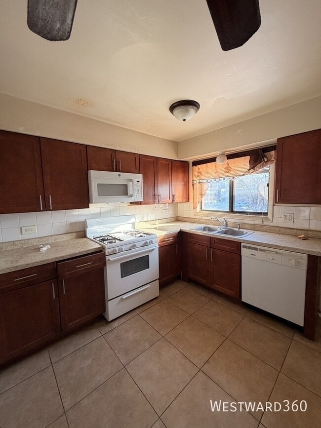 Foto del edificio - 10409 Dearlove Rd