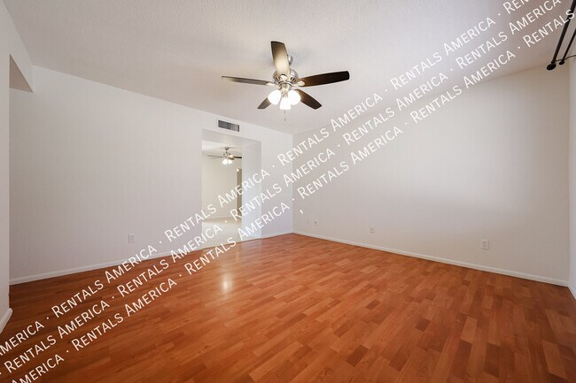 Foto del edificio - 719 W Palomino Dr