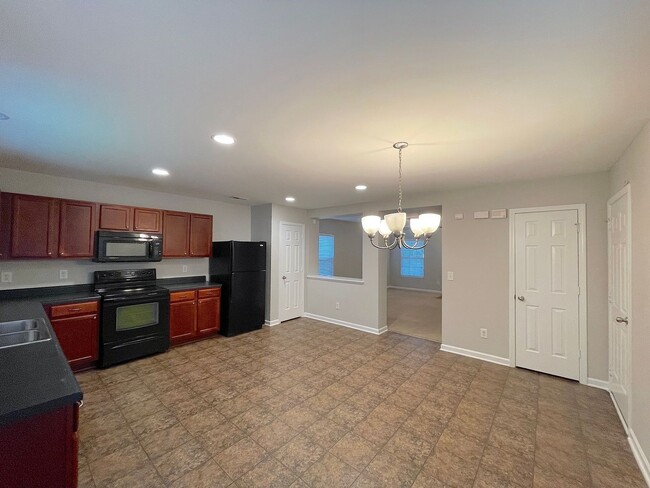 Foto del edificio - Well Maintained 2 Story Home in Raleigh!