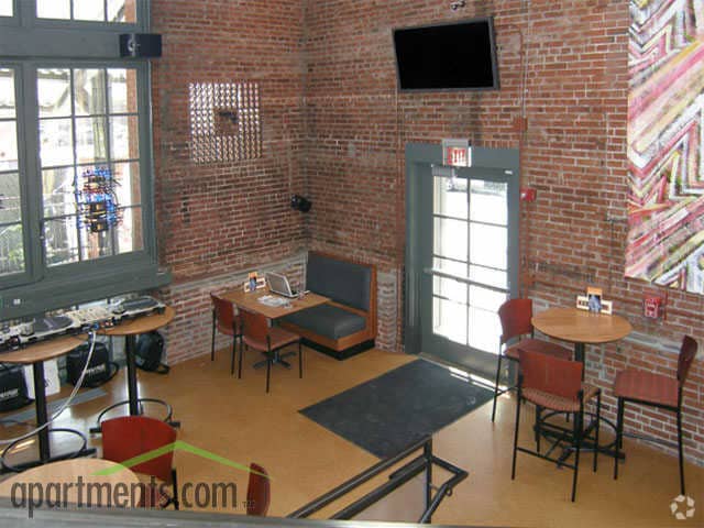 Clubhouse - Stadium Loft Apartments