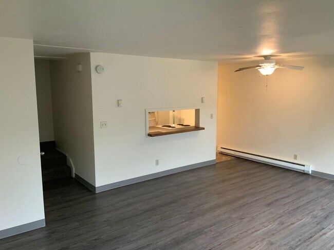 Building Photo - Fairview Dr Duplex