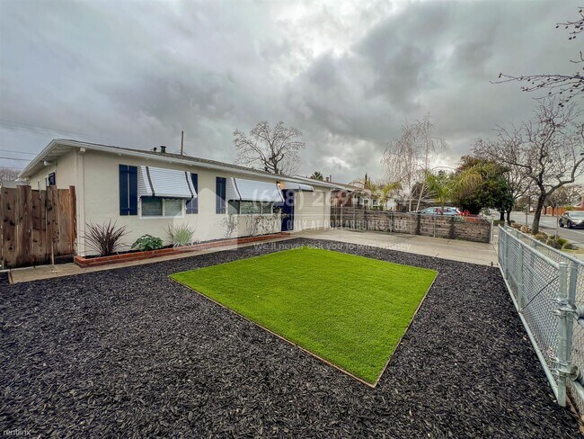 Foto del edificio - 3 br, 1 bath House - 1728 Foxworthy Ave -