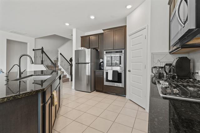 Foto del edificio - 925 West Dr