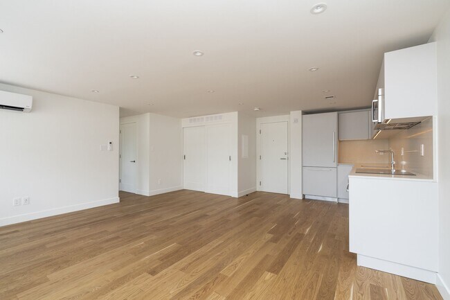 Building Photo - 4 Overland Drive