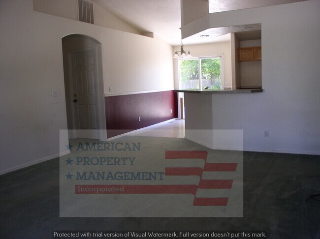 Building Photo - 573 N Meldgold Ave