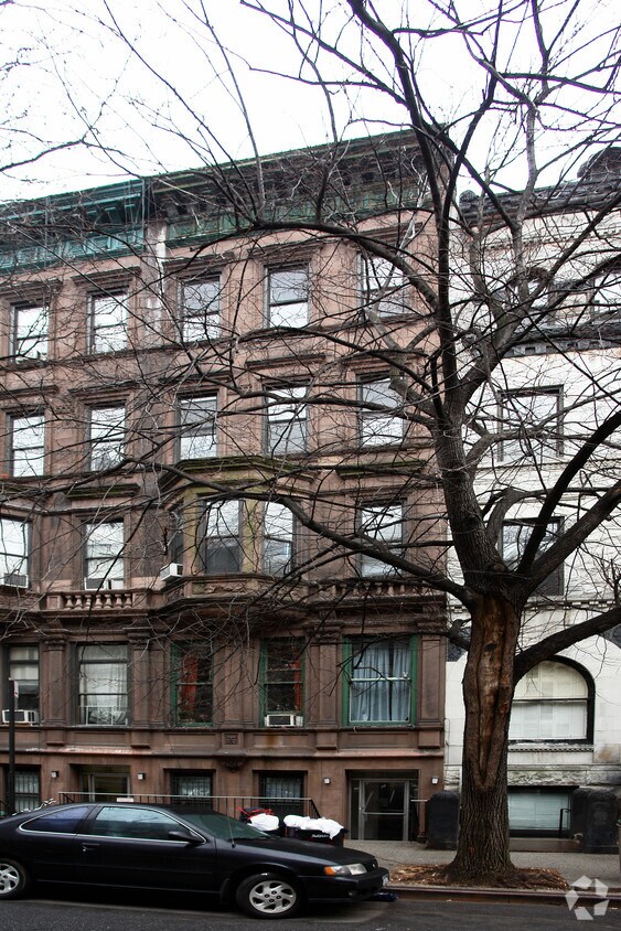 Primary Photo - 28 W 75th St