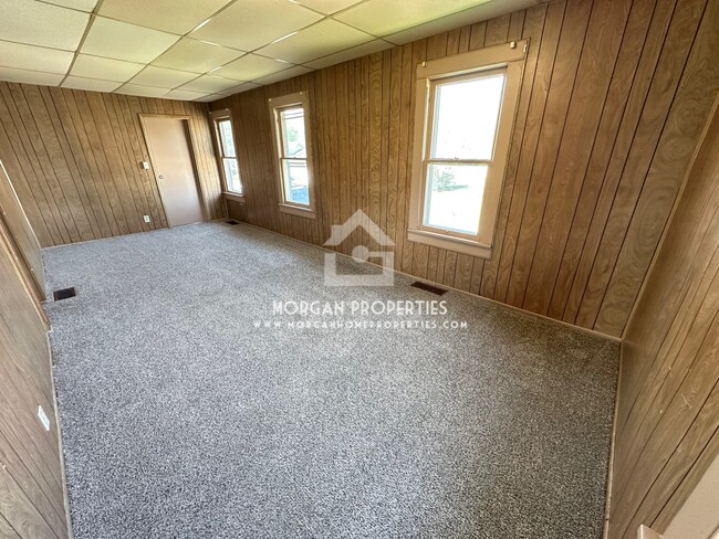 Building Photo - 411 N Sheridan St