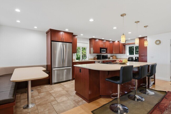 Building Photo - 5bd/3ba Kirkland Home