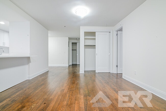 Building Photo - 405 E 56th St