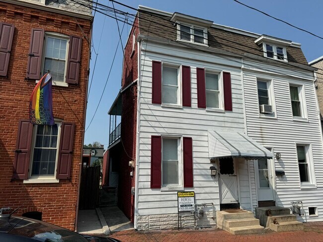 Foto del edificio - 911 Blunston St