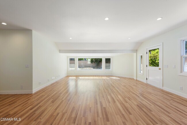Foto del edificio - 301 Frances St