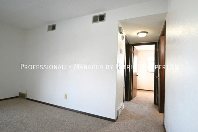 Foto del edificio - 811 Hawkeye Dr