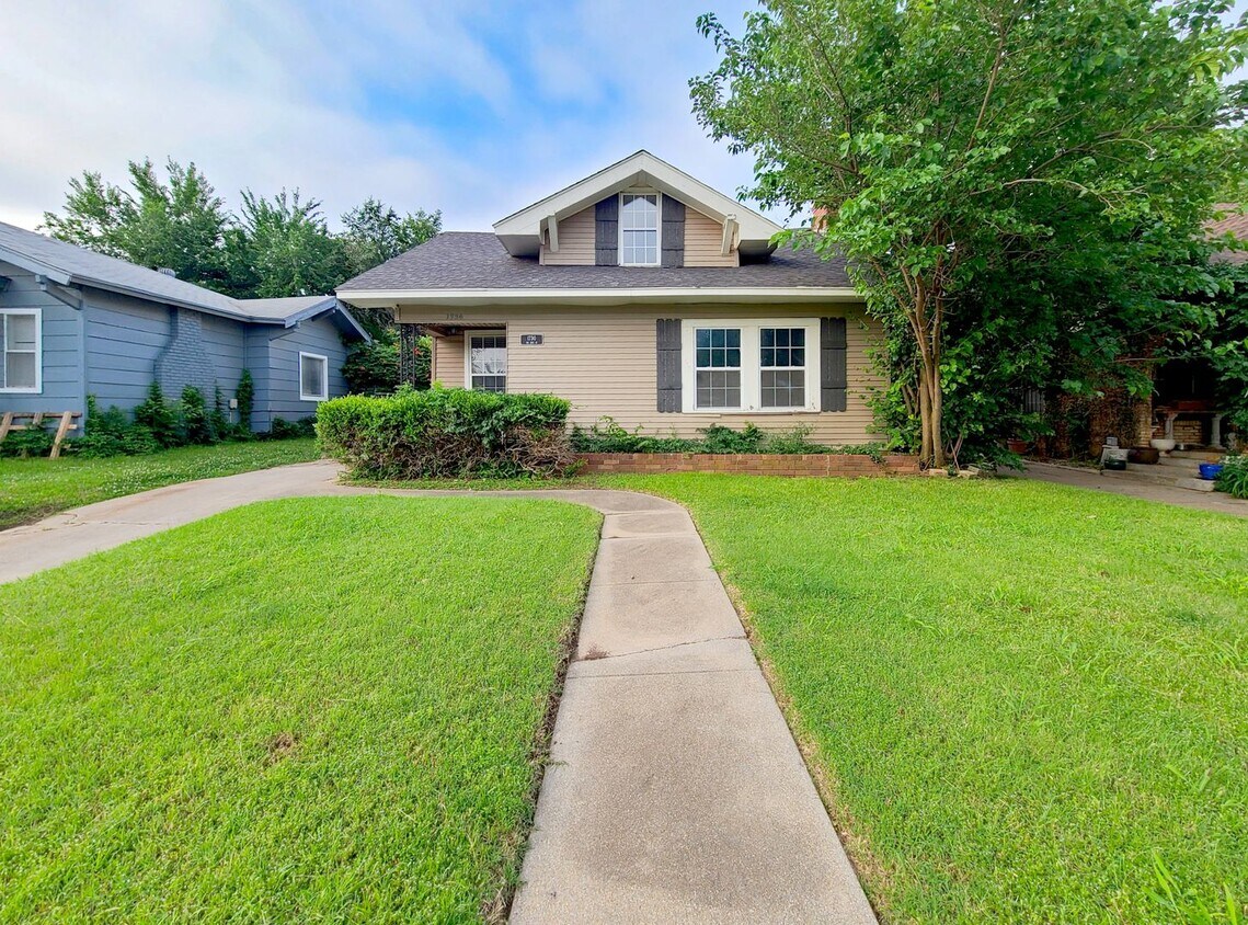 Primary Photo - Large Military Park Home