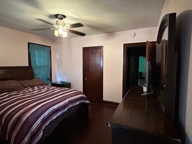 Building Photo - 13845 S Wabash Ave