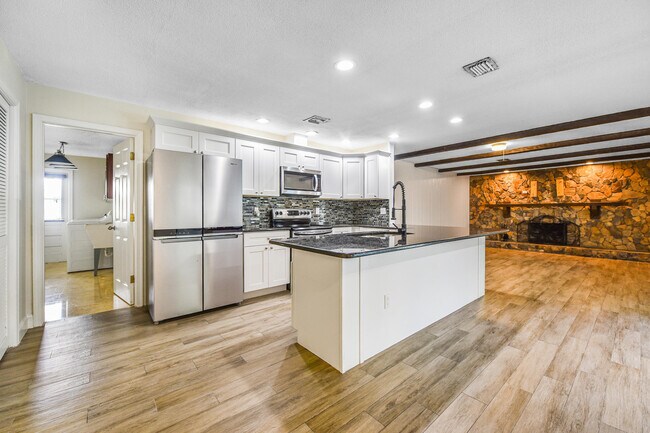 Foto del edificio - 8385 NW 14th St