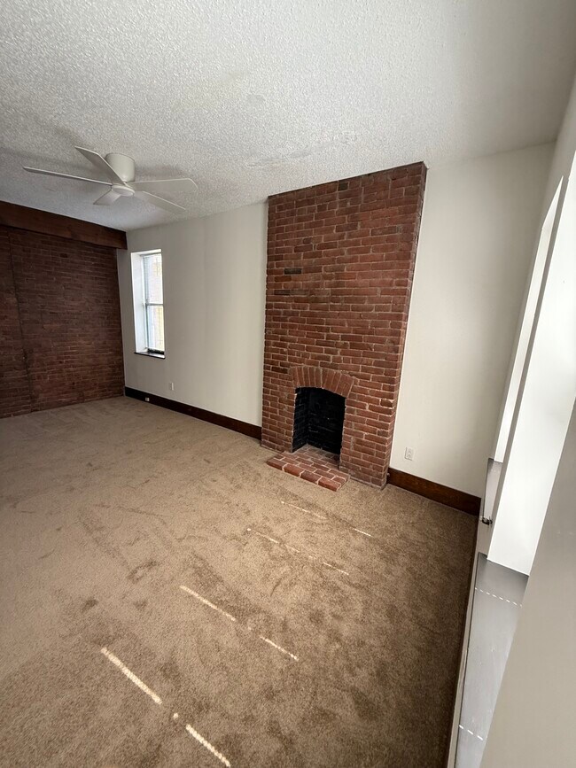 Foto del edificio - 112 N Beatty St