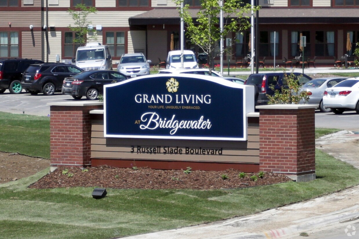 signage - The Summit of Coralville