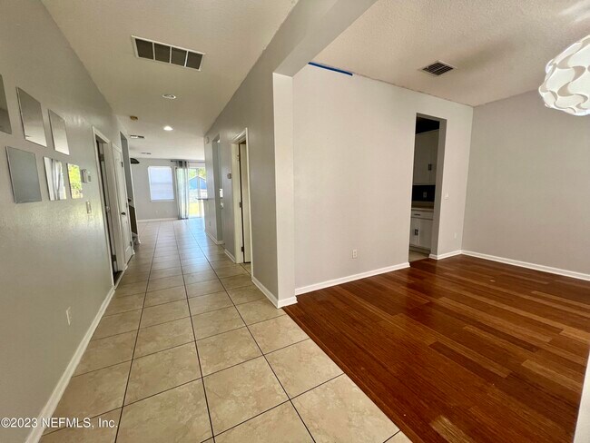 Building Photo - 3865 Ringneck Dr