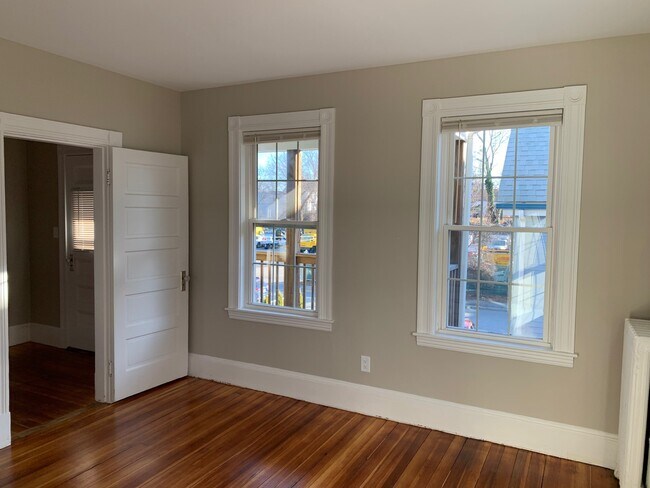 DINING ROOM - 31 Nightingale Ave