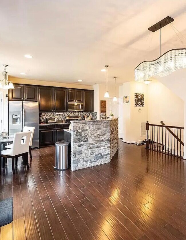 2nd Floor - Kitchen/Dining - 25239 Laureldale Ter