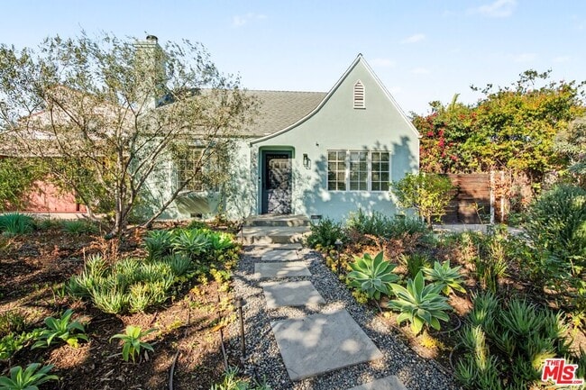 Foto del edificio - 10543 Almayo Ave