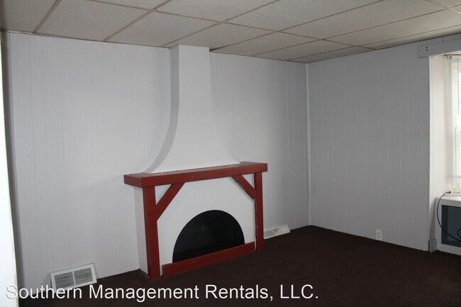 Building Photo - 3 br, 1 bath House - 627 N. Hartley Street...