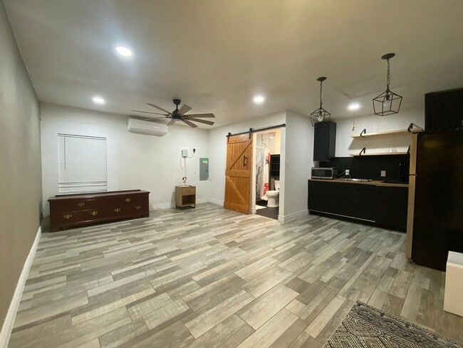 Building Photo - 5322 Creek Ct
