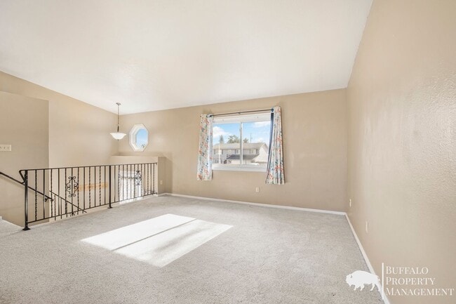 Building Photo - Spacious 6-Bedroom Home with Garden Oasis in Idaho Falls