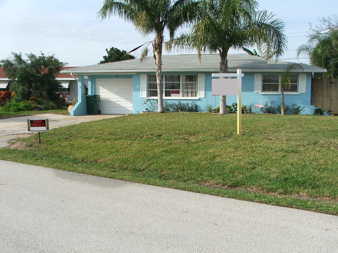 Exterior Front View - 43 Azalea Dr