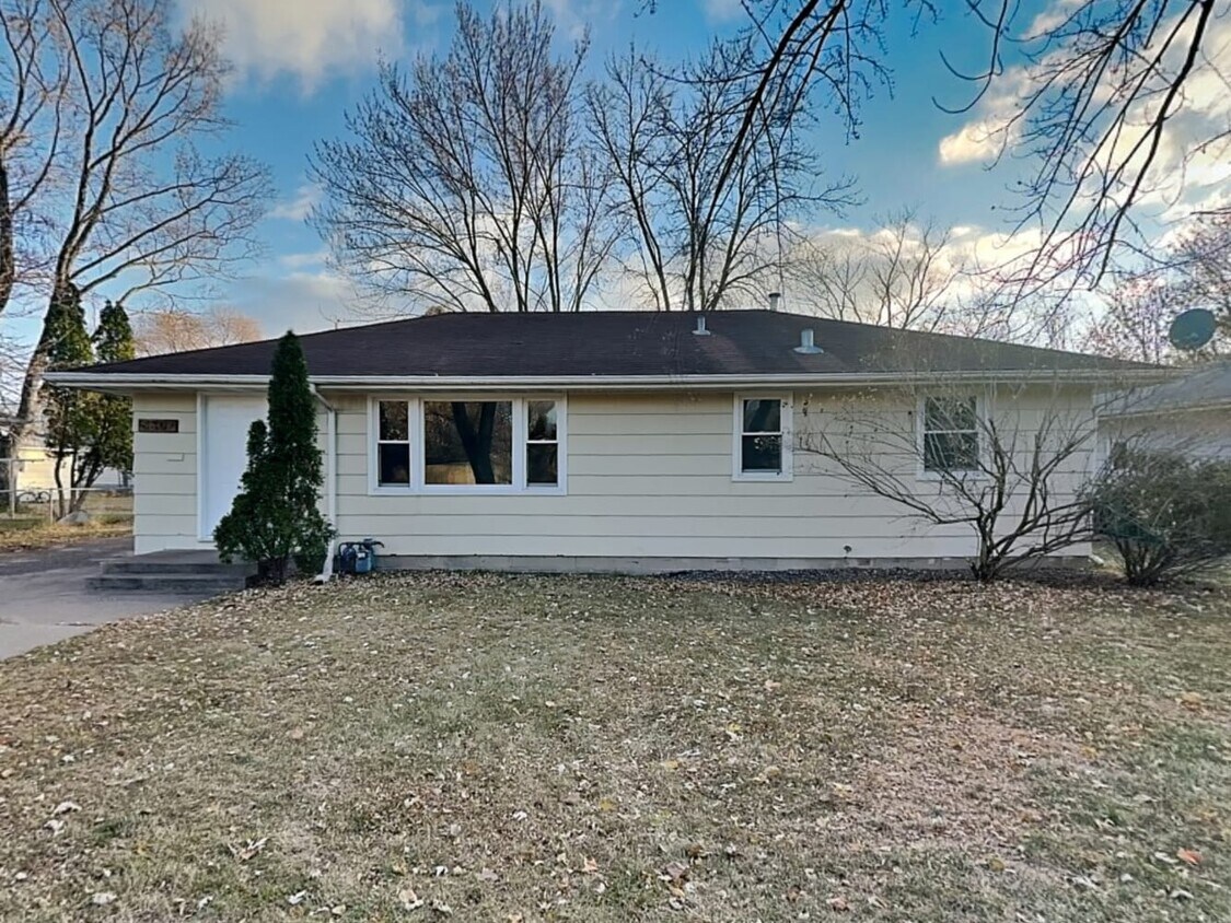 Primary Photo - 3807 61st Ave N