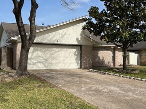 Building Photo - 18734 Wood Glen Ln