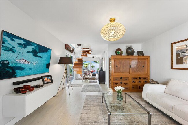 Foto del edificio - 2660 Bird Ave