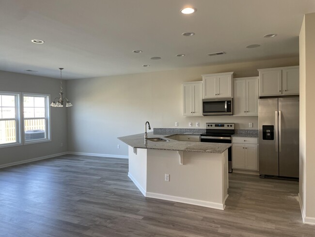 Building Photo - 220 Mansell Pk