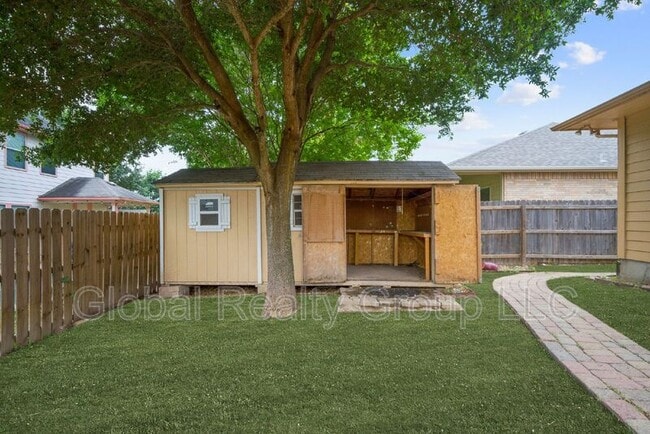 Building Photo - 444 Silver Buckle