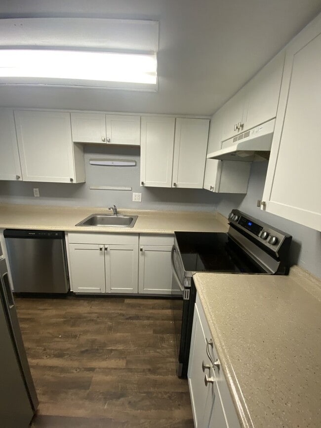 Foto del edificio - Spacious three bedroom condo