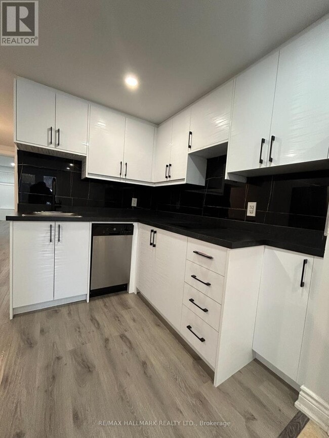 Building Photo - 214 Altamira Rd