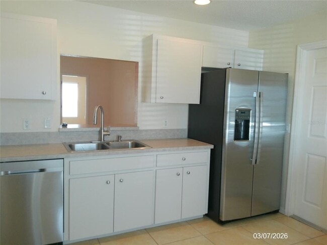 Building Photo - 3298 Sanoma Dr